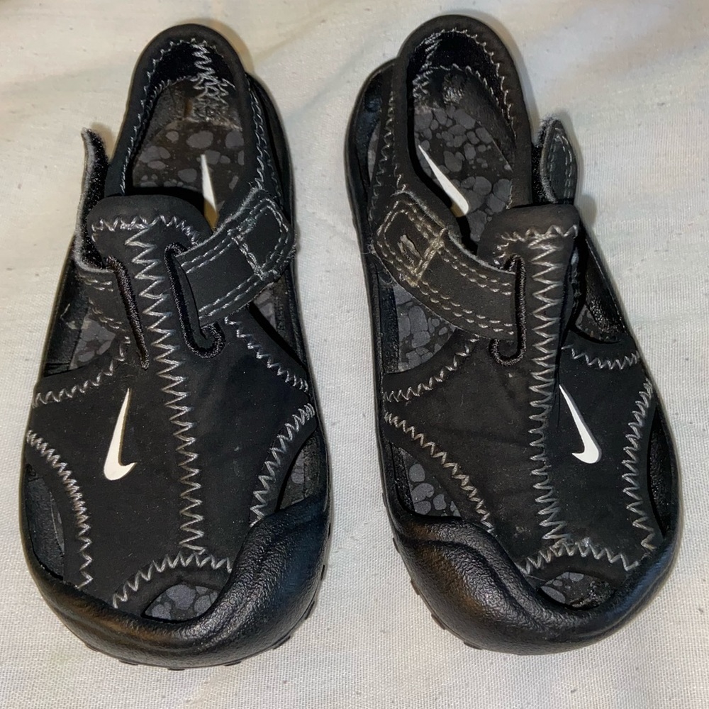 Toddler Boy Nike shoes